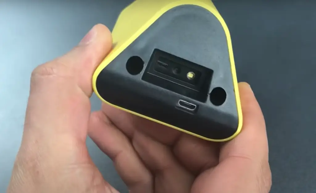 Do BoxLock smart padlock devices require batteries?